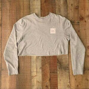 Cotton on women’s NY/LA light gray and white crew neck cropped sweatshirt - XL